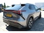 Toyota BZ4X Business Plus 71 kWh Automaat | LED Matrix koplampen | Adaptive Cruise Control | 12,3” multimediascherm | Ingebouwde navigatie | 360 graden Panoramic View Monitor | Draadloze telefoonoplader | Elektri