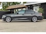 BMW 3-Serie 318d 190 PK High Executive Edition Dravitgrau metallic I Leder I Led I HiFi I Head Up I Sportstoelen I NL Auto I NAP