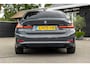 BMW 3-Serie 318d 190 PK High Executive Edition Dravitgrau metallic I Leder I Led I HiFi I Head Up I Sportstoelen I NL Auto I NAP