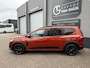 Dacia Jogger 1.0 TCe Extreme 110PK Trekhaak,Navi,Clima,Cruise,Isofix,Carplay,Stoelverwarming,ElektrRamen+Spiegels,Led,Lmv,Dakrail