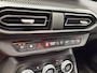 Dacia Jogger 1.0 TCe Extreme 110PK Trekhaak,Navi,Clima,Cruise,Isofix,Carplay,Stoelverwarming,ElektrRamen+Spiegels,Led,Lmv,Dakrail