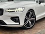 Volvo V60 2.0T 163PK B3 Hybrid R-Design + 20"/ Navi/ Ad.Cruise/ Clima/ Full-LED/ Winterpakket/ Leder/ Camera/ Trekhaak/ NL auto