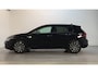 Volkswagen Golf 1.5 TSI Life Business Alcantara Sfeerverlichting Camera Virtual Cockpit