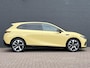 Leapmotor B05 ProMax Design 67.1 kWh CarPlay | Glazen Dak | WLTP 482km Range | Adaptive Cruise Control | Stoel- & Stuurverwarming | Frameloze Ramen | 360 Camera | DC Snelladen 30-80% in 18min |