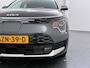 Kia Niro EV DynamicLine 64.8 kWh - Navigatie - Apple Carplay/Android Auto - Parkeersensoren voor en achter - Fabrieksgarantie tot 2032