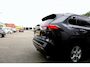 Toyota RAV4 2.5 Hybrid*Fabrieksgarantie t/m12-2031!*Perfect Toyota onderh.*Trekhaak/Leder/Stoelverw./Stuurverw./360Camera/DAB/LED/Voorruitsnelont./Elek. Klep/18 inch LM*