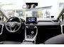 Toyota RAV4 2.5 Hybrid*Fabrieksgarantie t/m12-2031!*Perfect Toyota onderh.*Trekhaak/Leder/Stoelverw./Stuurverw./360Camera/DAB/LED/Voorruitsnelont./Elek. Klep/18 inch LM*