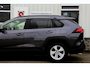 Toyota RAV4 2.5 Hybrid*Fabrieksgarantie t/m12-2031!*Perfect Toyota onderh.*Trekhaak/Leder/Stoelverw./Stuurverw./360Camera/DAB/LED/Voorruitsnelont./Elek. Klep/18 inch LM*