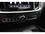 Volvo V60 2.0 B4 Core | LED | Stoel/Stuurverwarming | Cruise Adaptive | Clima | Camera | Navi | keyless | BLIS | Lichtmetalen Velgen