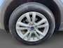 Ford Kuga 1.5 EcoBoost Titanium | Wegklapbare trekhaak| Navigatie| elec achterklep| Parkeersensoren| 4 seizoen banden| Stuur verwarming| Stoel verwarming| Vooruit verwarming| Climate Control | Zeer netjes!