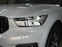 Volvo XC40 1.5 T3 R-Design | Pano | Winterpakket | Elektr voorstoelen+memory | Camera | Carplay