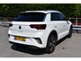 Volkswagen T-Roc 1.0 110PK TSI R-Line | ACC | Digital Cockpit Pro | Extra getint glas achter | App Connect | Dode-hoek detectie |