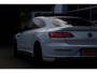 Volkswagen Arteon 1.4 TSI eHybrid R-Line*Parelmoer Wit*Perfect Onderh.*Pano/ACC/HUD/Sfeer/Elek. Trekhaak/Half Leder/Stoelverw./Stuurverw./Massage/360/IQ Drive/19 inch LM*