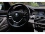 BMW 5-Serie 528i High Executive Aut. | Panorama | Luxe leder | Stoelverwarming | 18 inch | Trekhaak | Volledige Historie | NAP |