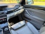 BMW 5-Serie 528i High Executive Aut. | Panorama | Luxe leder | Stoelverwarming | 18 inch | Trekhaak | Volledige Historie | NAP |