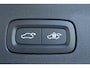 Volvo V60 T6 Plug-in hybrid AWD Plus Dark | Head-up Display | 360° Parkeercamera | Panoramadak | Stoelverwarming | 19'' Lichtmetalen velgen | Parkeersensoren voor + achter | Google Infotainment | Stuurwielverwarming |