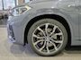 BMW X1 xDrive25e High Executive M-Sport | Panorama | 19” | Trekhaak | Camera | HUD | Stormbay metallic