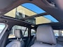 BMW X1 xDrive25e High Executive M-Sport | Panorama | 19” | Trekhaak | Camera | HUD | Stormbay metallic