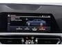 BMW 3-Serie 320i High Executive Edition (STOELVERWARMING, CAMERA, PDC, SFEERVERLICHTING, TREKHAAK AFNEEMBAAR, DEALER ONDERHOUDEN)