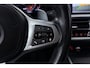 BMW 3-Serie 320i High Executive Edition (STOELVERWARMING, CAMERA, PDC, SFEERVERLICHTING, TREKHAAK AFNEEMBAAR, DEALER ONDERHOUDEN)