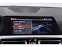 BMW 3-Serie 320i High Executive Edition (STOELVERWARMING, CAMERA, PDC, SFEERVERLICHTING, TREKHAAK AFNEEMBAAR, DEALER ONDERHOUDEN)