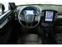 Volvo XC40 2.0 B4 Plus Dark | Trekhaak Semi-elektrisch | Adaptieve Cruise Control | Pilot Assist | Google Infotainment | Verwarmbare voorstoelen | Verwarmbaar stuurwiel | Blind Spot Information System | Verwarmbare voorruit | Parkeercamera | Parkeersensoren voor + achter |