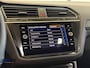 Volkswagen Tiguan 1.5 TSI R-Line | Pano Trekhaak IQ.Lights Camera HuD Keyless DCC CarPlay Elek. kofferklep