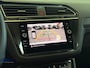 Volkswagen Tiguan 1.5 TSI R-Line | Pano Trekhaak IQ.Lights Camera HuD Keyless DCC CarPlay Elek. kofferklep