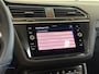 Volkswagen Tiguan 1.5 TSI R-Line | Pano Trekhaak IQ.Lights Camera HuD Keyless DCC CarPlay Elek. kofferklep