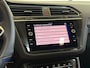 Volkswagen Tiguan 1.5 TSI R-Line | Pano Trekhaak IQ.Lights Camera HuD Keyless DCC CarPlay Elek. kofferklep