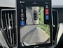 Volvo XC60 2.0 T8 Plug-in hybrid AWD Ultra Black Edition / Pano. dak / Head-up display / Elek. verstelbare stoelen / Voor+achter+stuur verwarmd / Harman kardon / 360 camera / BLIS / Seat memory /