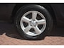 Toyota RAV4 2.2 D4D Linea Sol 1e eigenaar 150899 NAP dealeronderhouden laatste beurt bij 146223 km ECC navigatie 4x4 PDC cv elektrisch pakket ZEER NETTE AUTO!!!!