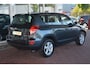 Toyota RAV4 2.2 D4D Linea Sol 1e eigenaar 150899 NAP dealeronderhouden laatste beurt bij 146223 km ECC navigatie 4x4 PDC cv elektrisch pakket ZEER NETTE AUTO!!!!