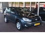 Toyota RAV4 2.2 D4D Linea Sol 1e eigenaar 150899 NAP dealeronderhouden laatste beurt bij 146223 km ECC navigatie 4x4 PDC cv elektrisch pakket ZEER NETTE AUTO!!!!