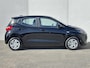 Hyundai i10 1.0 Premium Handgeschakeld / Fabrieksgarantie tot 10-2029 / Stuur en Stoel verwarming / Achteruitrijcamera / Navigatie via Apple Carplay/Android Auto / Cruise control / Airco /