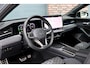 Volkswagen Passat Variant 1.5 eHybrid R-Line Edition | ACC | Panoramadak | Harman&Kardon | Massage | HUD | Trekhaak | iQ.Light | Stoelverwarming V+A | Zonnerollo's |