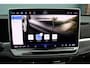 Volkswagen Passat Variant 1.5 eHybrid R-Line Edition | ACC | Panoramadak | Harman&Kardon | Massage | HUD | Trekhaak | iQ.Light | Stoelverwarming V+A | Zonnerollo's |
