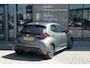 Toyota Yaris 1.5 Hybrid Dynamic Automaat | Apple CarPlay & Android Auto | Achteruitrijcamera | 4,2” digitaal instrumentenpaneel ‘Binocular’ | Ramen, elektrisch bedienbaar voor en achter | Smart Entry met startknop