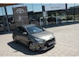 Toyota Yaris 1.5 Hybrid Dynamic Automaat | Apple CarPlay & Android Auto | Achteruitrijcamera | 4,2” digitaal instrumentenpaneel ‘Binocular’ | Ramen, elektrisch bedienbaar voor en achter | Smart Entry met startknop
