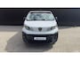 Peugeot e-Expert EV L3 75 kWh | 16" stalen velgen | Elektrisch bedienbare en verwarmbare buitenspiegels | Elektrische parkeerrem