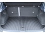 Lynk & Co 02 Core | 1600KG Trekgewicht | Stoelverwarming | Apple CarPlay | Android Auto | Achteruitrijcamera | Panoramadak | Elektrische Achterklep | Keyles Entry | Regensensor |