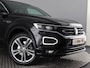 Volkswagen T-Roc 1.5 TSI Sport Business R (Trekhaak / Pano / Camera / ACC / Dodehoek / Navi / Carplay)