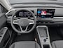 Volkswagen T-Roc 1.5 eTsi Life First Edition Zwenkbare trekhaak / Dodehoek detectie / Stuur en stoelverwarming / 17'' LMV Rijdende demonstratieauto, bezichtiging op afspraak