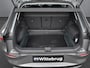 Volkswagen T-Roc 1.5 eTsi Life First Edition Zwenkbare trekhaak / Dodehoek detectie / Stuur en stoelverwarming / 17'' LMV Rijdende demonstratieauto, bezichtiging op afspraak