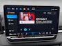 Volkswagen T-Roc 1.5 eTsi Life First Edition Zwenkbare trekhaak / Dodehoek detectie / Stuur en stoelverwarming / 17'' LMV Rijdende demonstratieauto, bezichtiging op afspraak