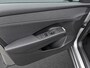 Volkswagen T-Roc 1.5 eTsi Life First Edition Zwenkbare trekhaak / Dodehoek detectie / Stuur en stoelverwarming / 17'' LMV Rijdende demonstratieauto, bezichtiging op afspraak