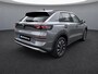 Volkswagen T-Roc 1.5 eTsi Life First Edition Zwenkbare trekhaak / Dodehoek detectie / Stuur en stoelverwarming / 17'' LMV Rijdende demonstratieauto, bezichtiging op afspraak