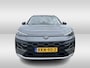 Volkswagen T-Roc 1.5 eTsi Life First Edition Zwenkbare trekhaak / Dodehoek detectie / Stuur en stoelverwarming / 17'' LMV Rijdende demonstratieauto, bezichtiging op afspraak