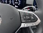 Volkswagen T-Roc 1.5 eTsi Life First Edition Zwenkbare trekhaak / Dodehoek detectie / Stuur en stoelverwarming / 17'' LMV Rijdende demonstratieauto, bezichtiging op afspraak