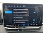 Volkswagen T-Roc 1.5 eTsi Life First Edition Zwenkbare trekhaak / Dodehoek detectie / Stuur en stoelverwarming / 17'' LMV Rijdende demonstratieauto, bezichtiging op afspraak